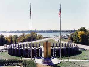 [color photograph of the World War II Memorial]
