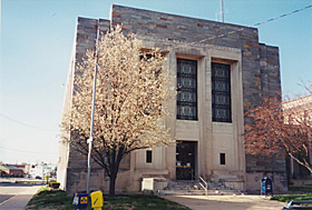 [color photograph of Cecil County Courthouse]