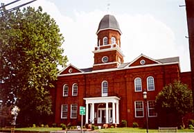 [color photograph of Worcester County Courthouse]