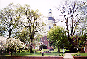 [color photograph of State House]
